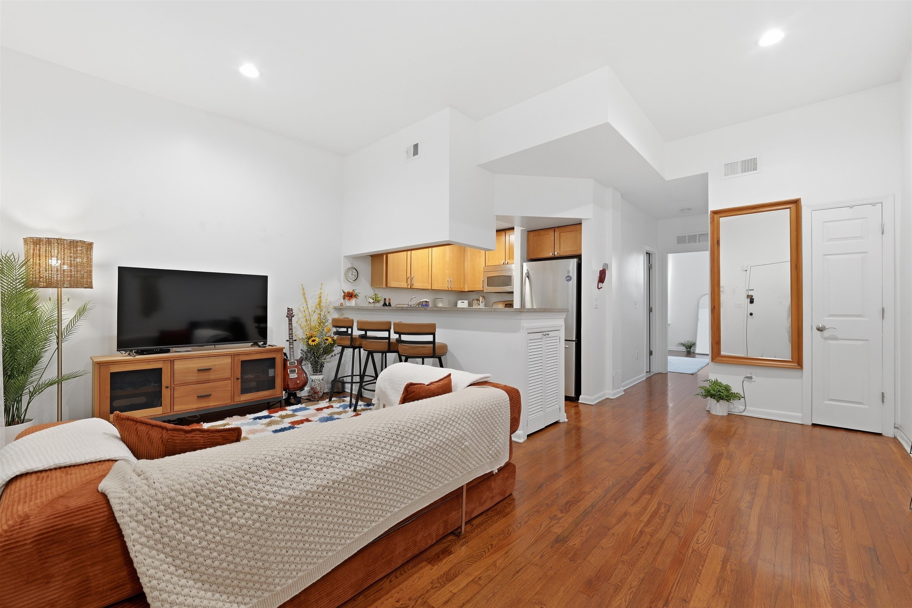 187 WAYNE ST Unit: #207C
