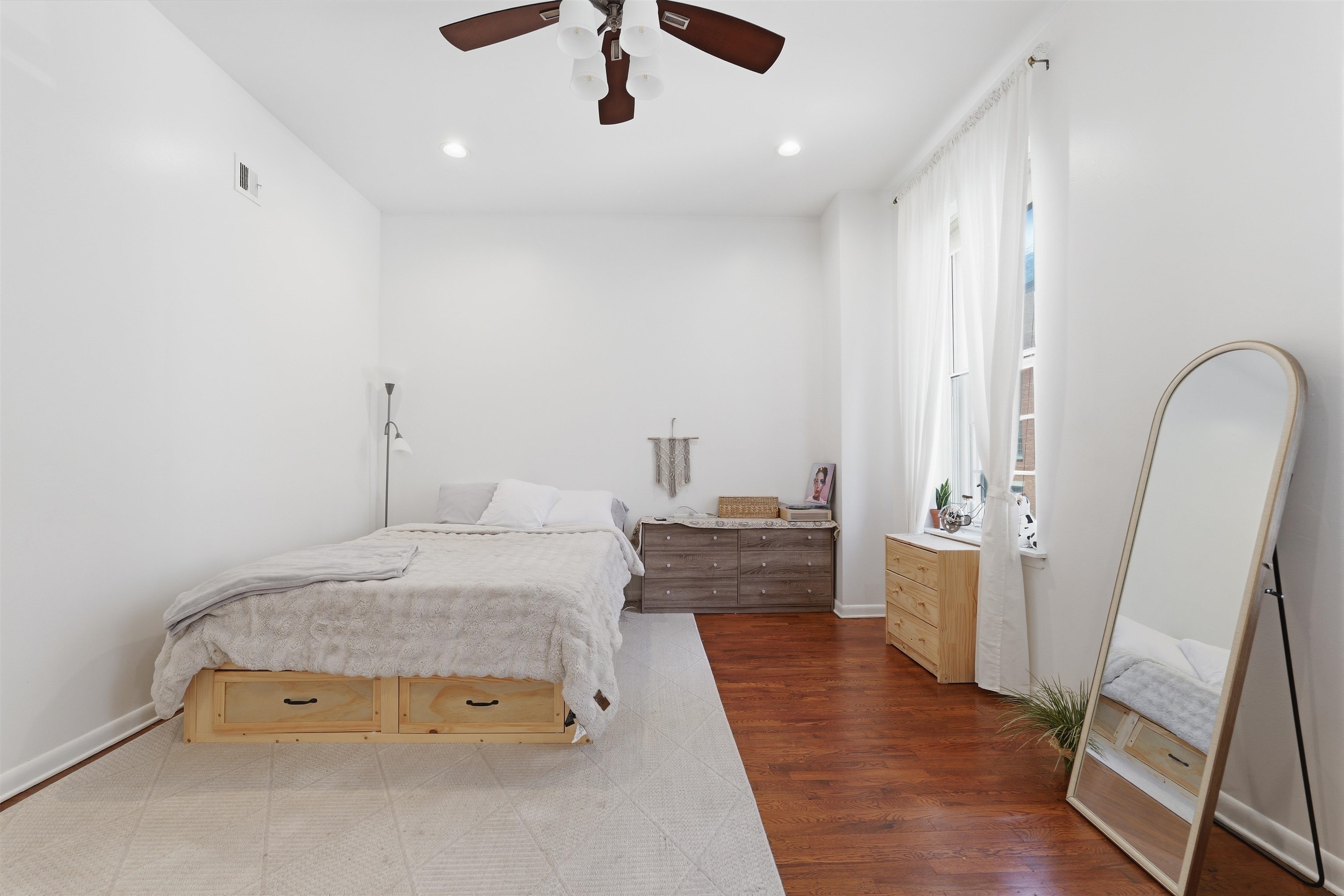 187 WAYNE ST Unit: #207C