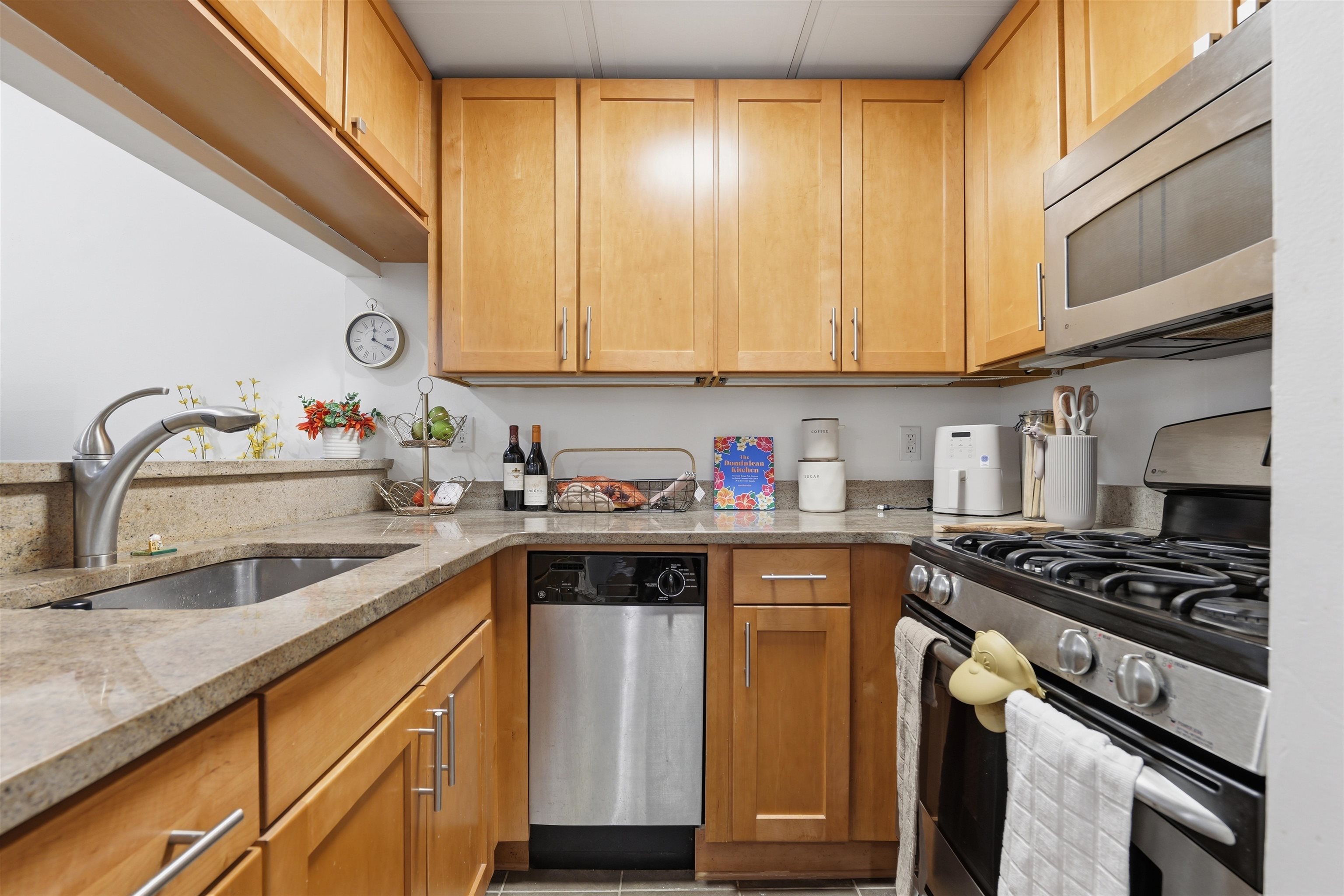 187 WAYNE ST Unit: #207C