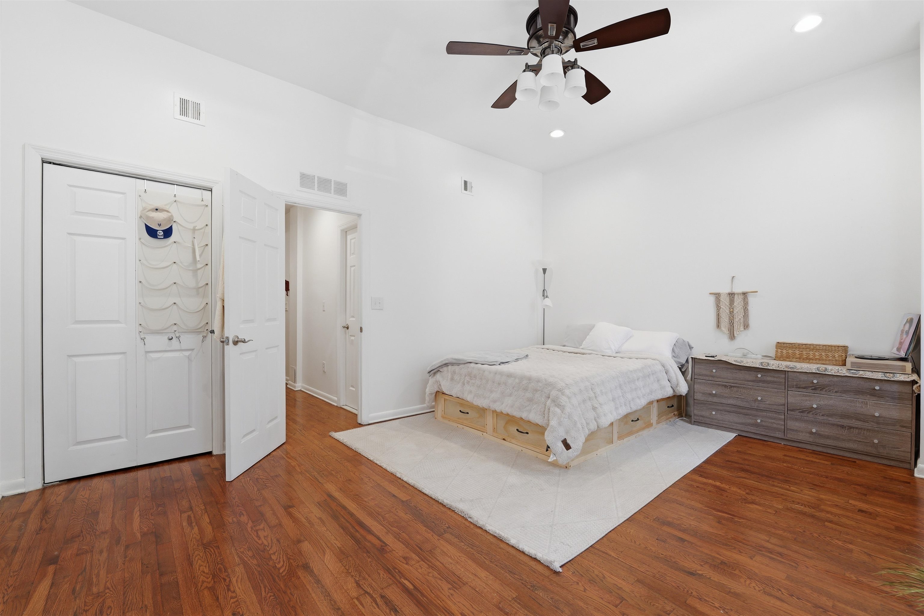 187 WAYNE ST Unit: #207C