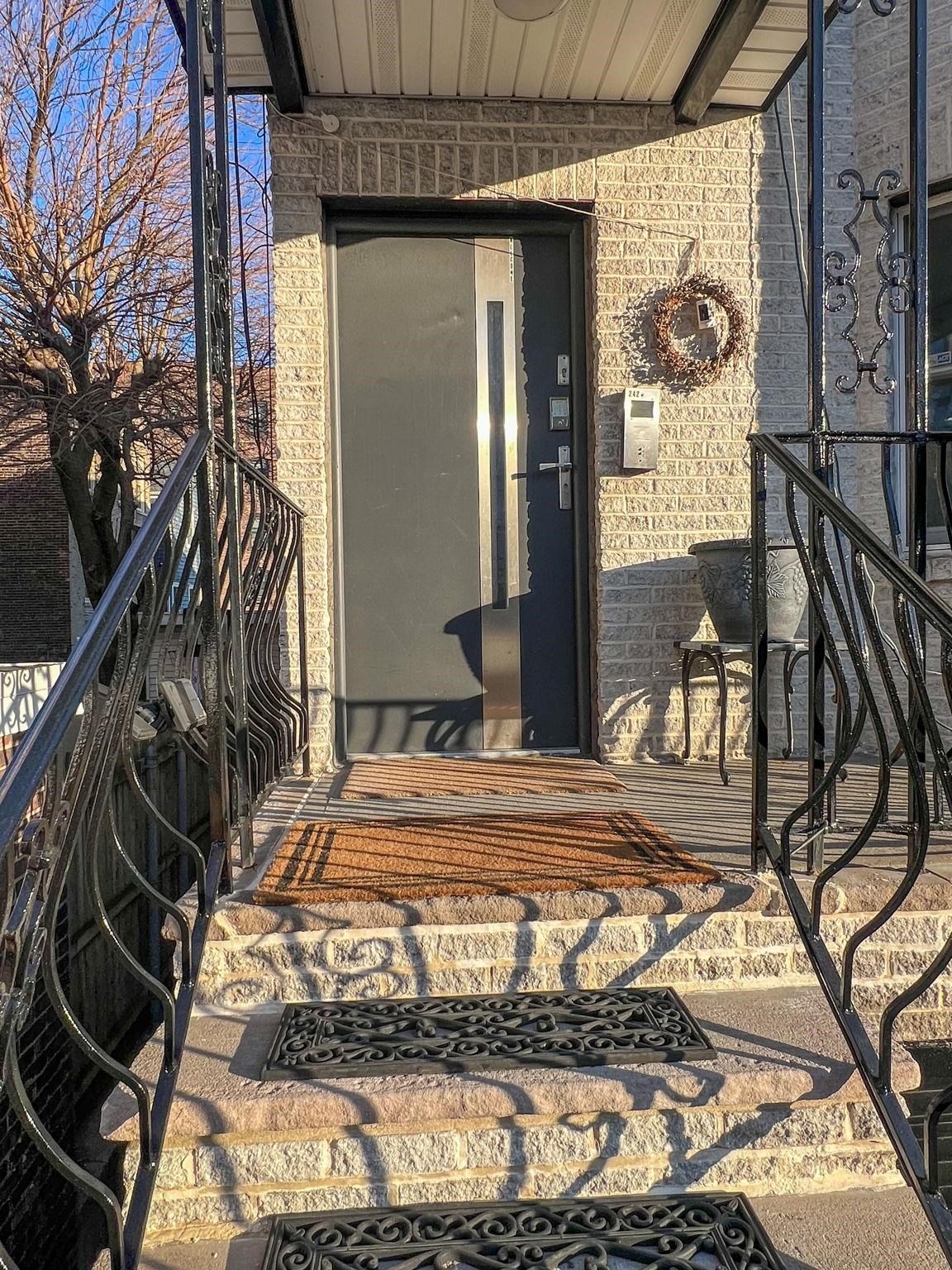 242 BALDWIN AVE Unit: 1