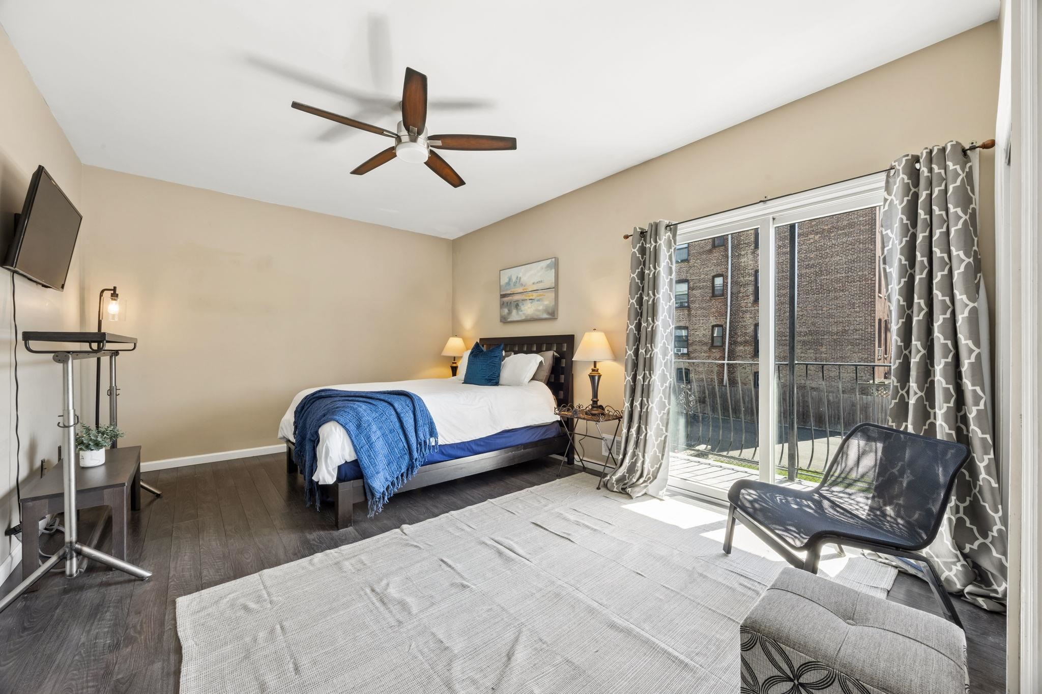 242 BALDWIN AVE Unit: 1