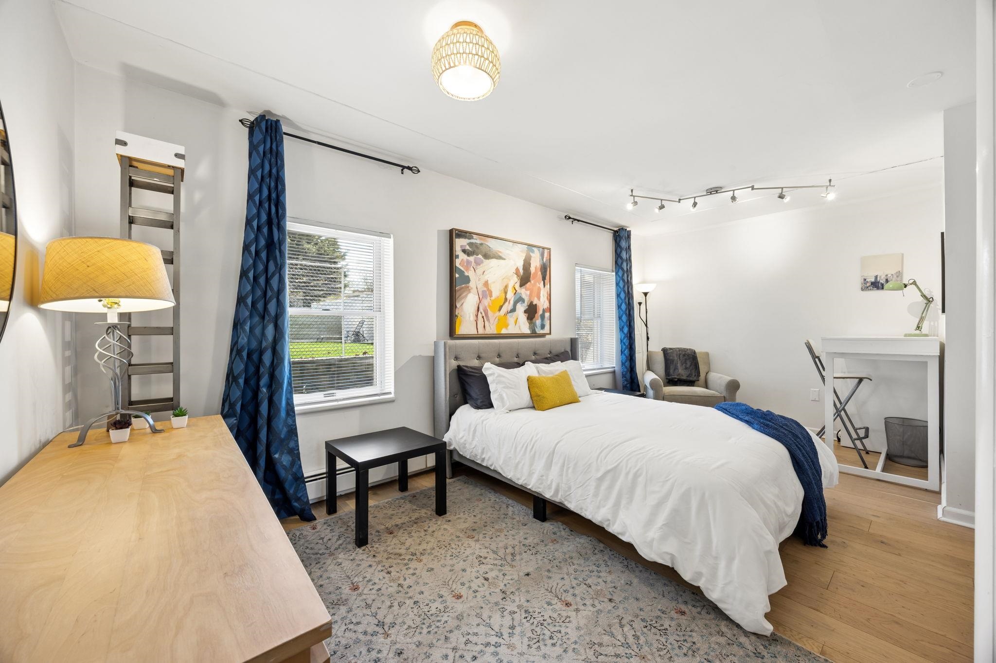 242 BALDWIN AVE Unit: 1