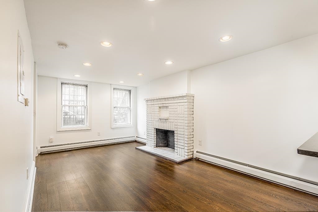 590 JERSEY AVE Unit: 1
