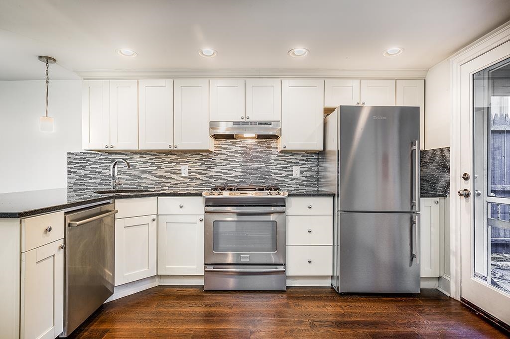 590 JERSEY AVE Unit: 1