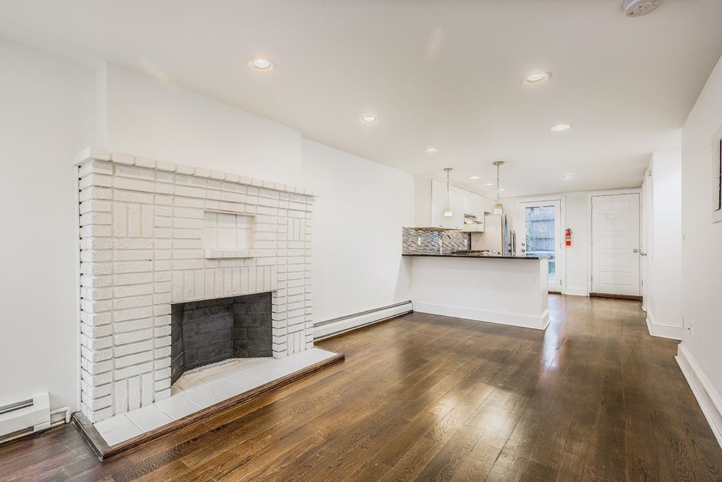 590 JERSEY AVE Unit: 1