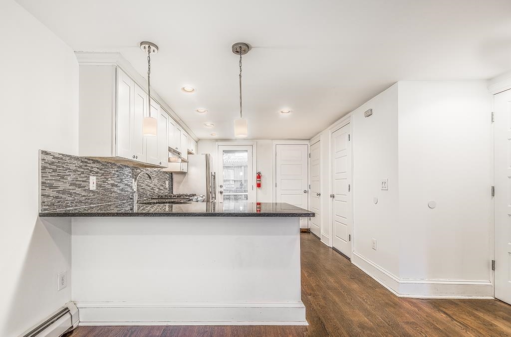 590 JERSEY AVE Unit: 1