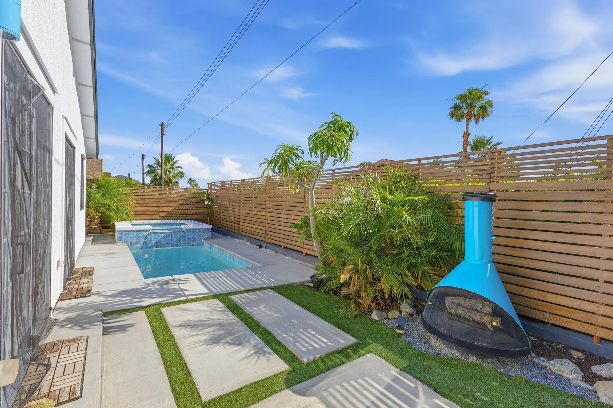 53640 Avenida Rubio