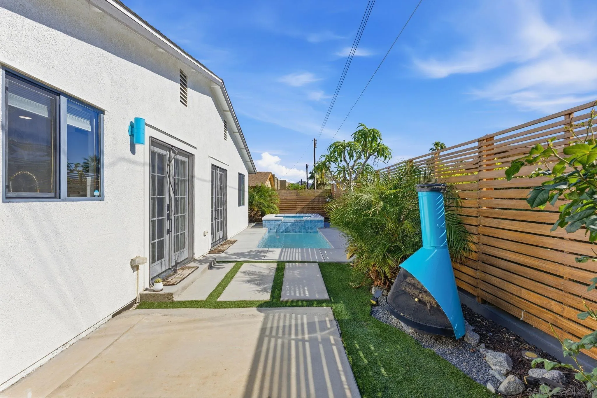 53640 Avenida Rubio