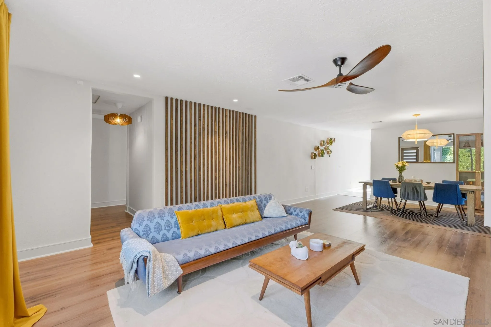 53640 Avenida Rubio