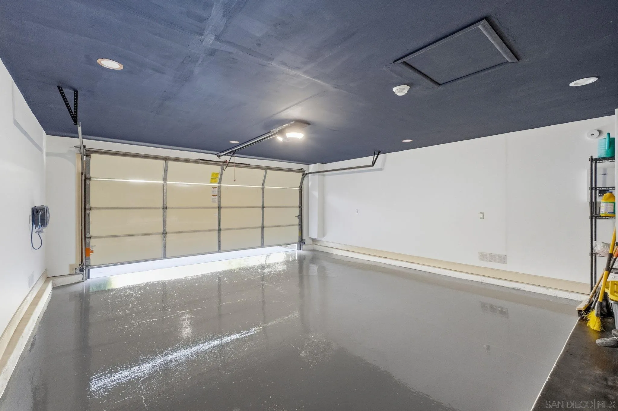 53640 Avenida Rubio