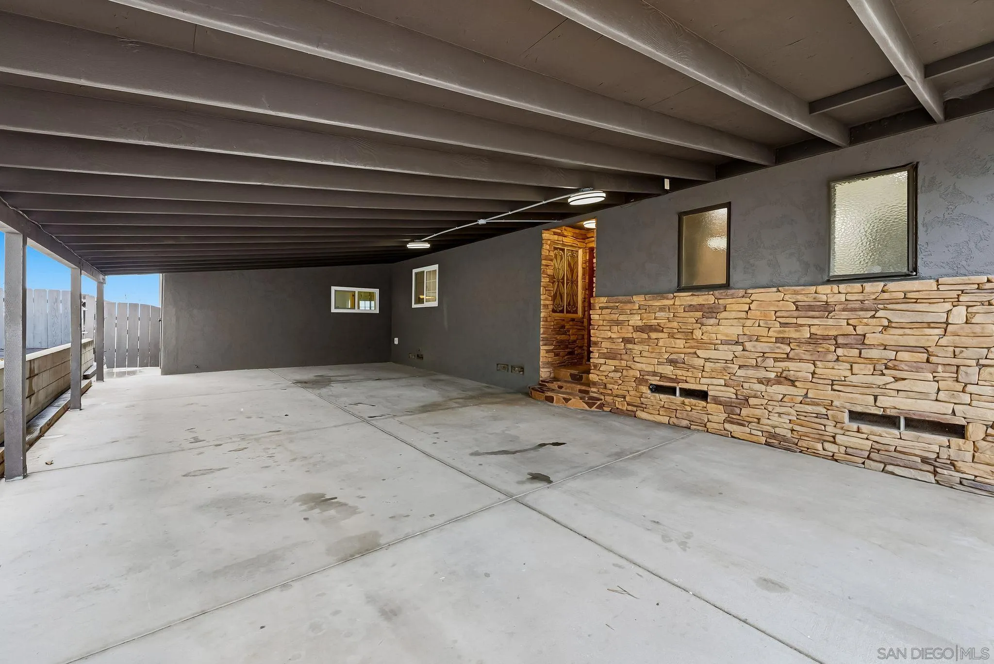 6096 Crawford