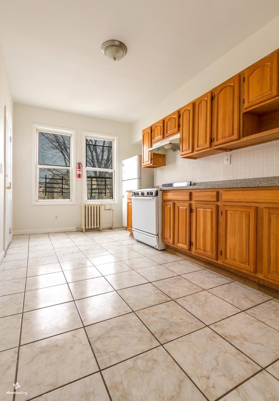 142 VAN NOSTRAND AVE
