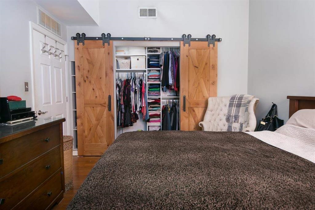 227 CHRISTOPHER COLUMBUS DR Unit: 131b