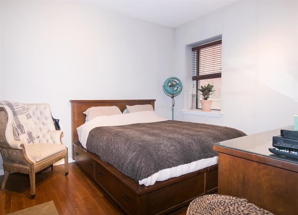 227 CHRISTOPHER COLUMBUS DR Unit: 131b