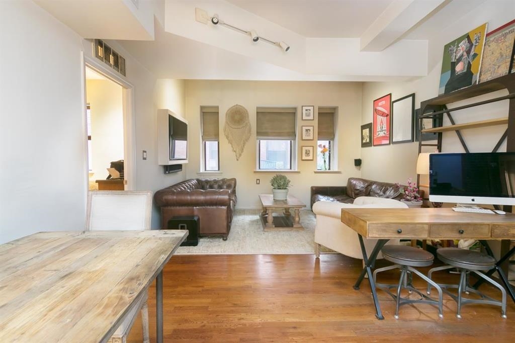 227 CHRISTOPHER COLUMBUS DR Unit: 131b