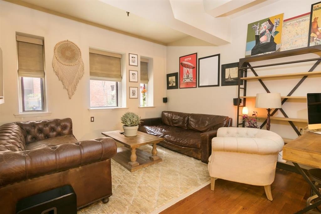 227 CHRISTOPHER COLUMBUS DR Unit: 131b