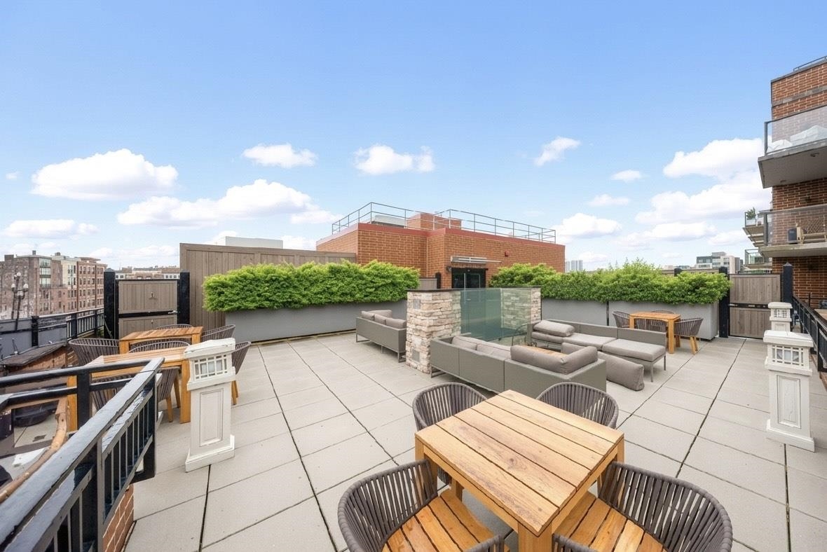 1450 WASHINGTON ST Unit: 908