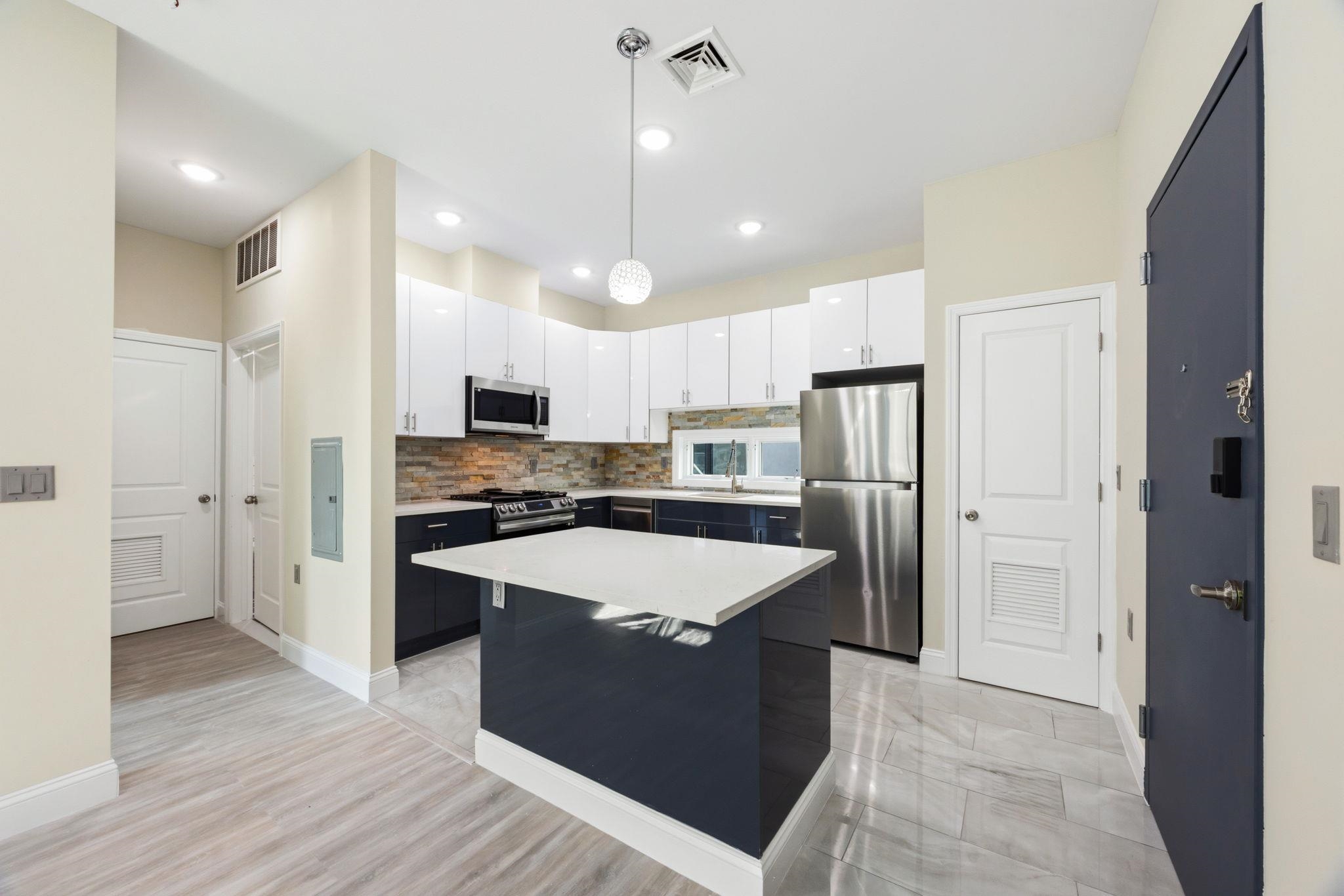 10 LINCOLN ST Unit: 4C
