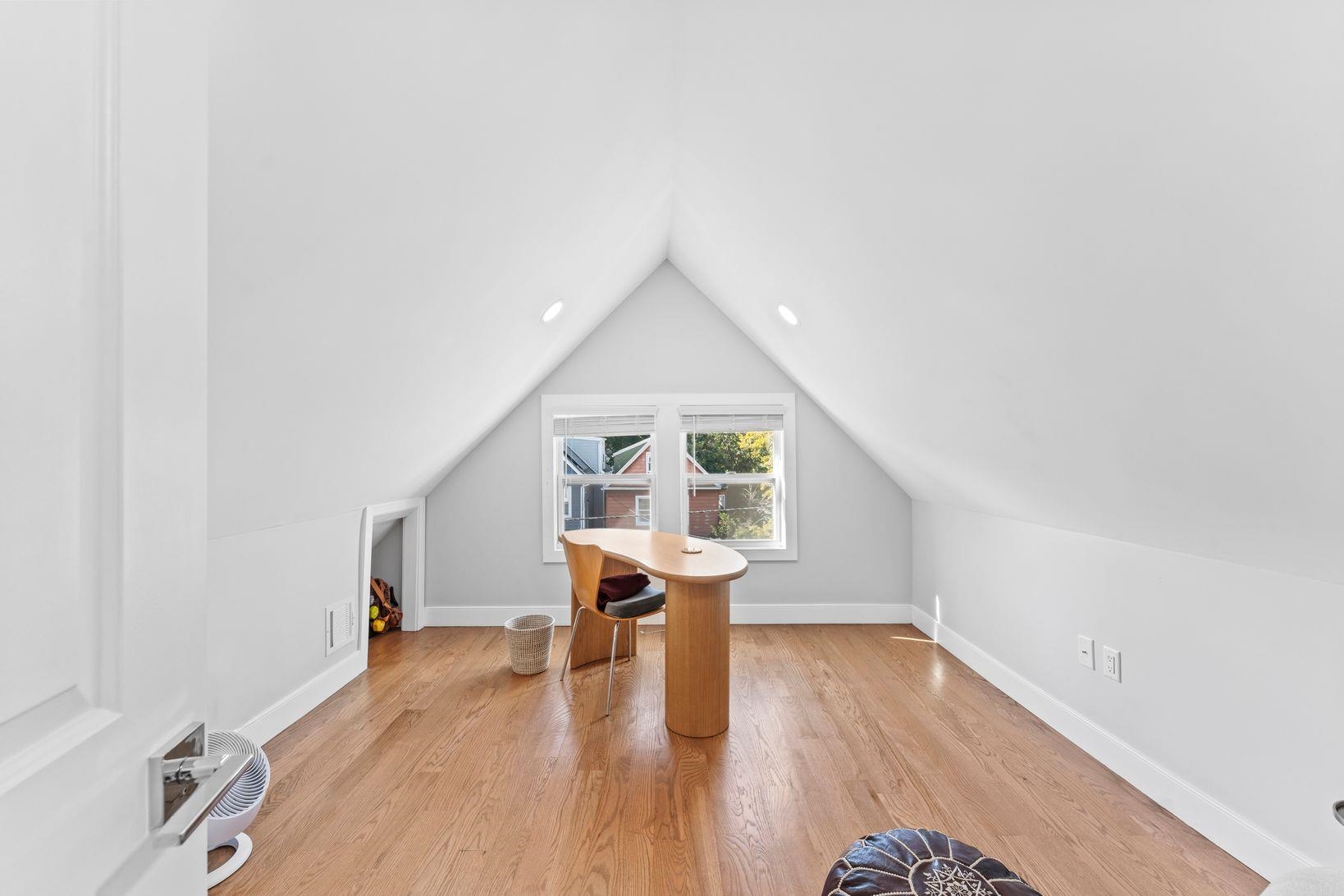 76 CONDICT ST
