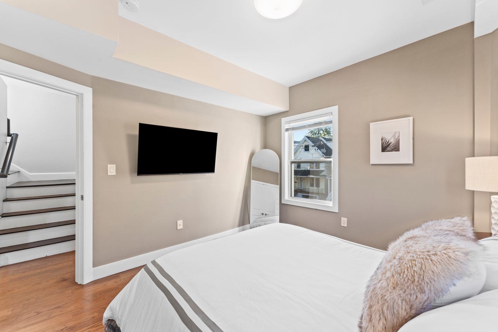 76 CONDICT ST