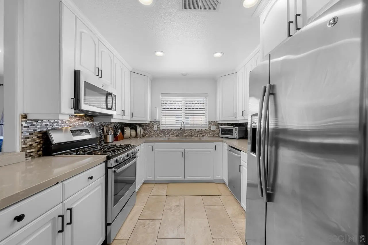 88 4th Ave Unit 7