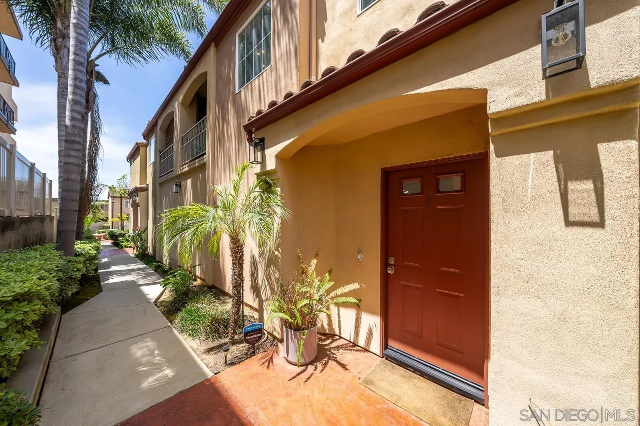 88 4th Ave Unit 7