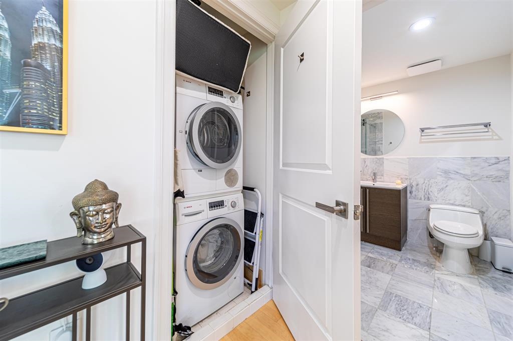 10 REGENT ST Unit: 306