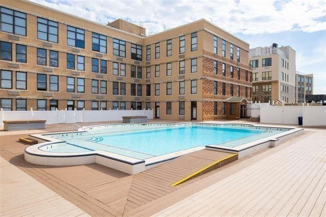 10 REGENT ST Unit: 306