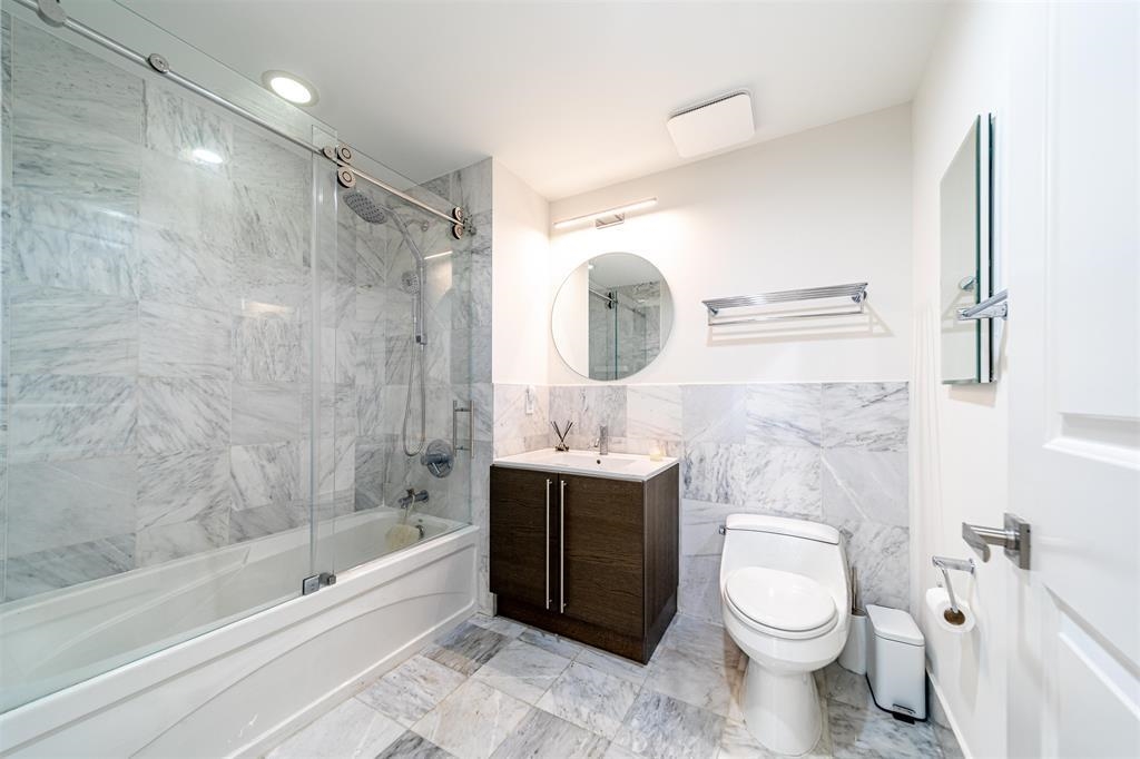 10 REGENT ST Unit: 306