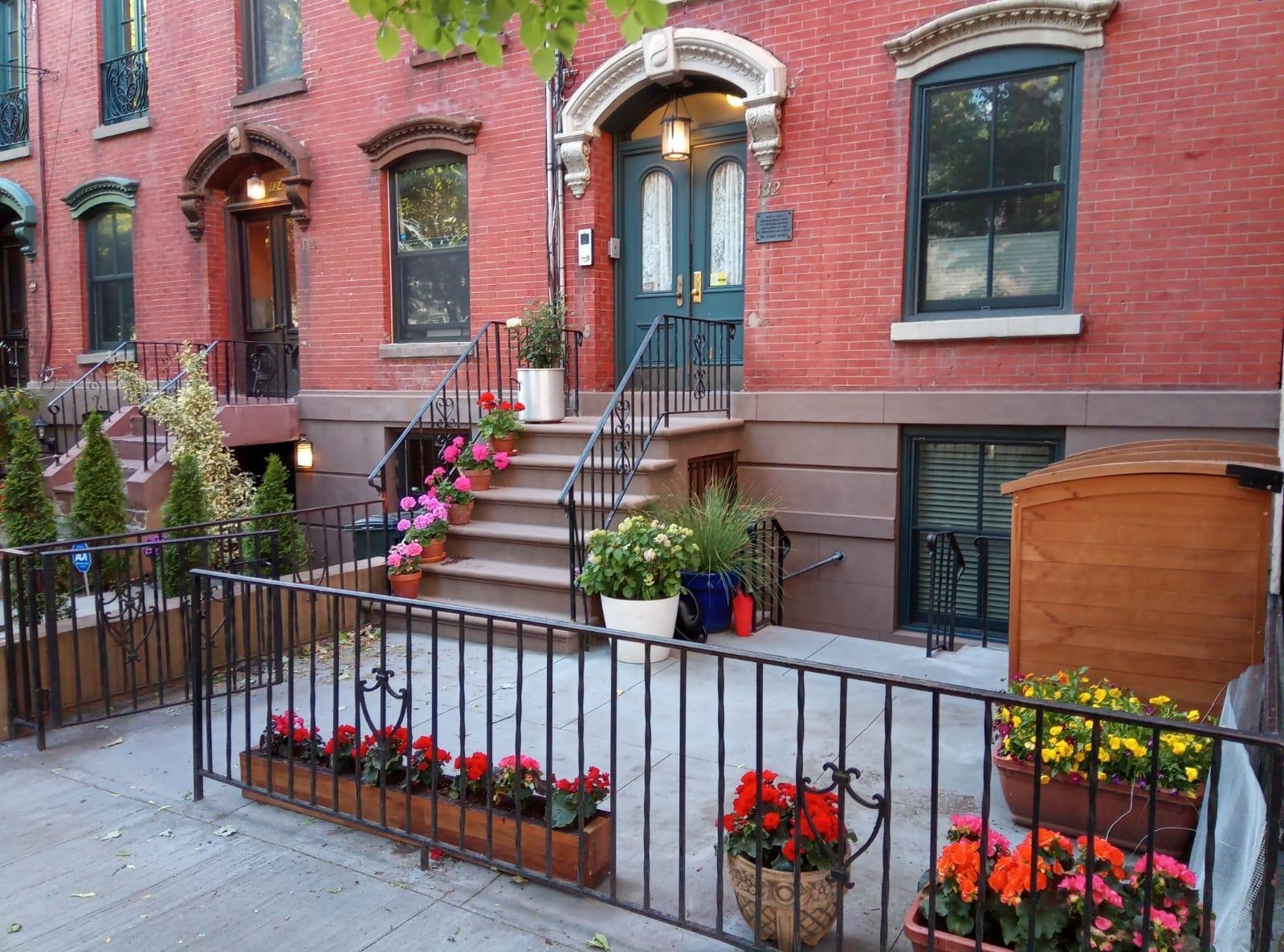 132 SUSSEX ST Unit: 2A