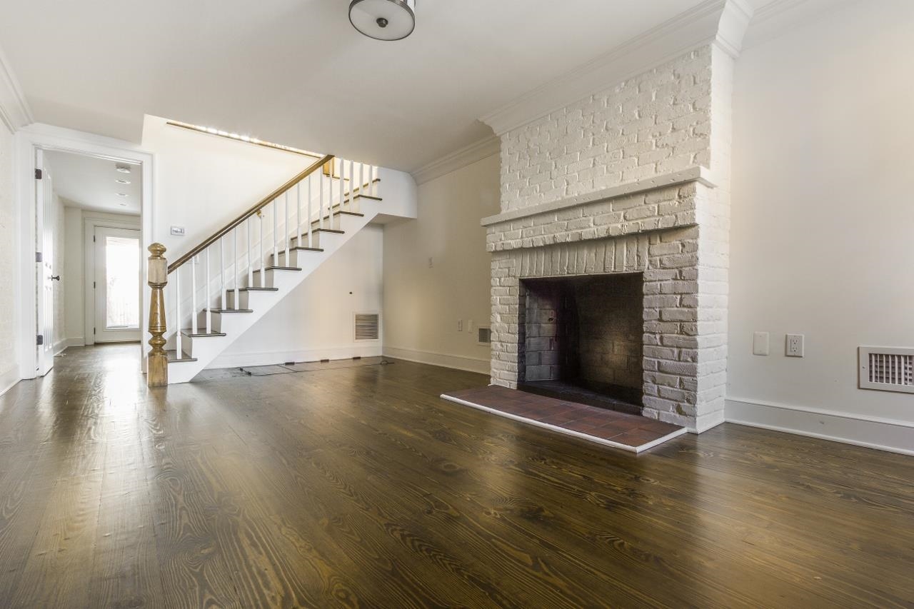 329.5 8TH ST