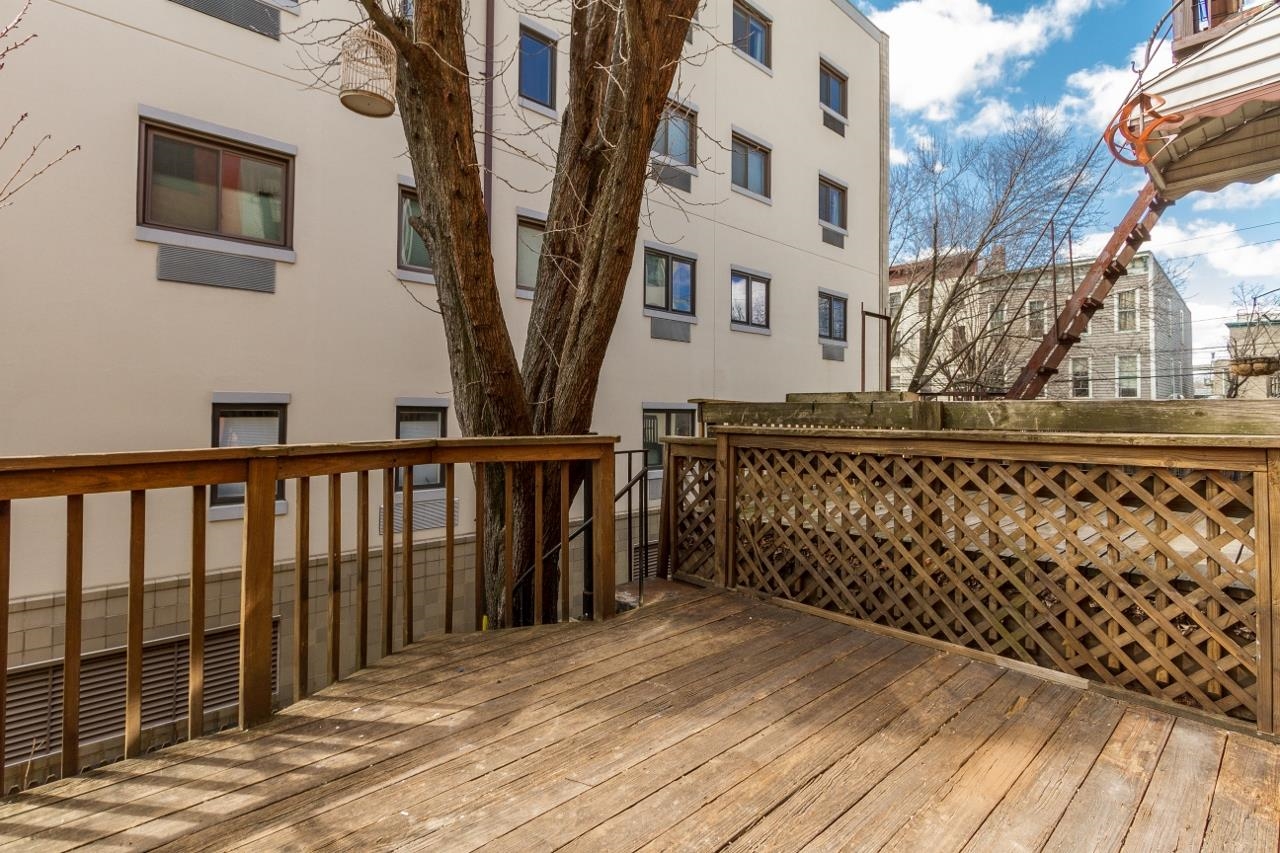 329.5 8TH ST