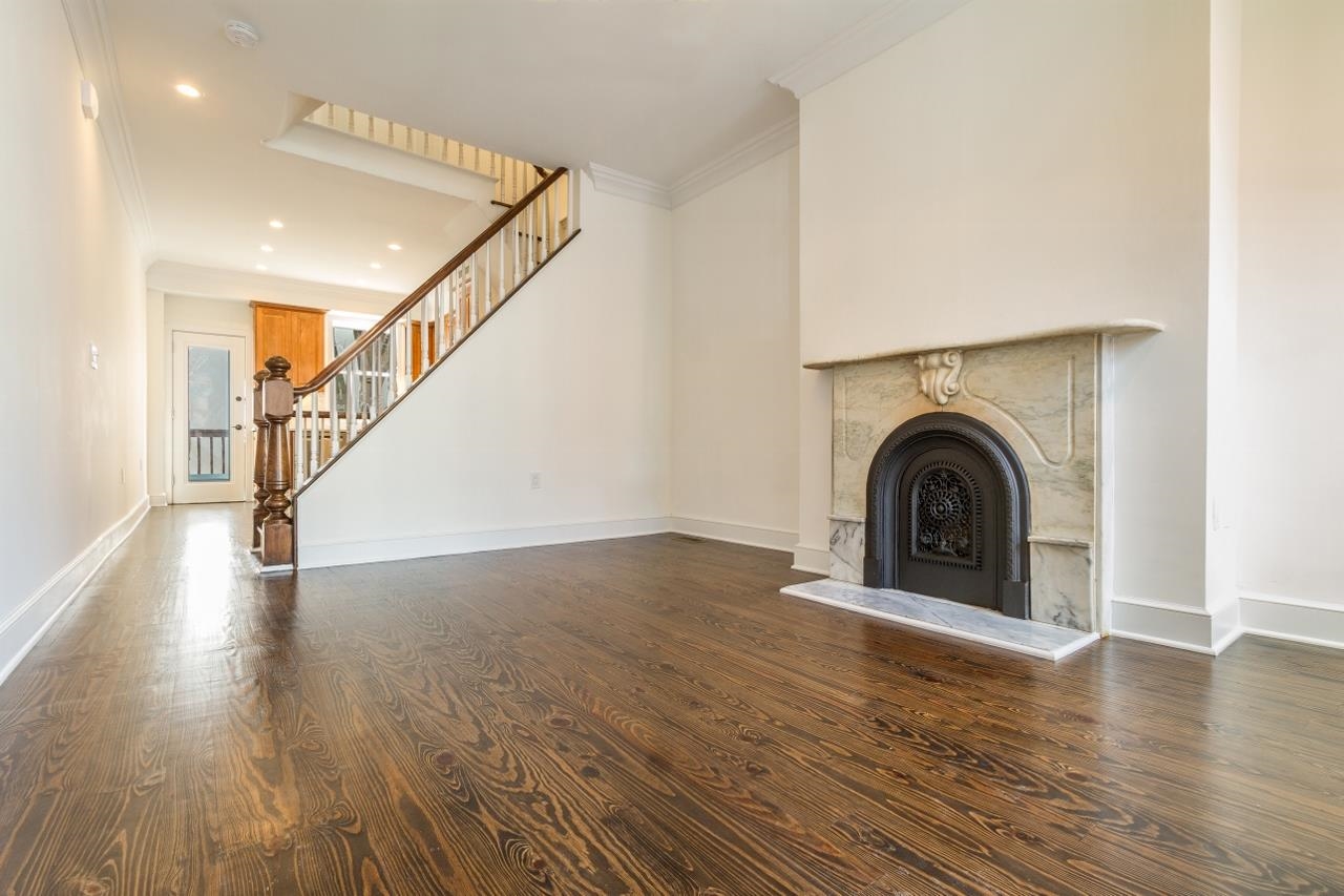 329.5 8TH ST