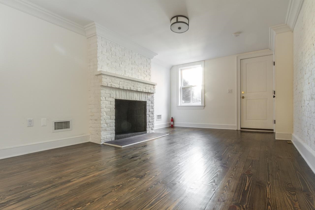 329.5 8TH ST