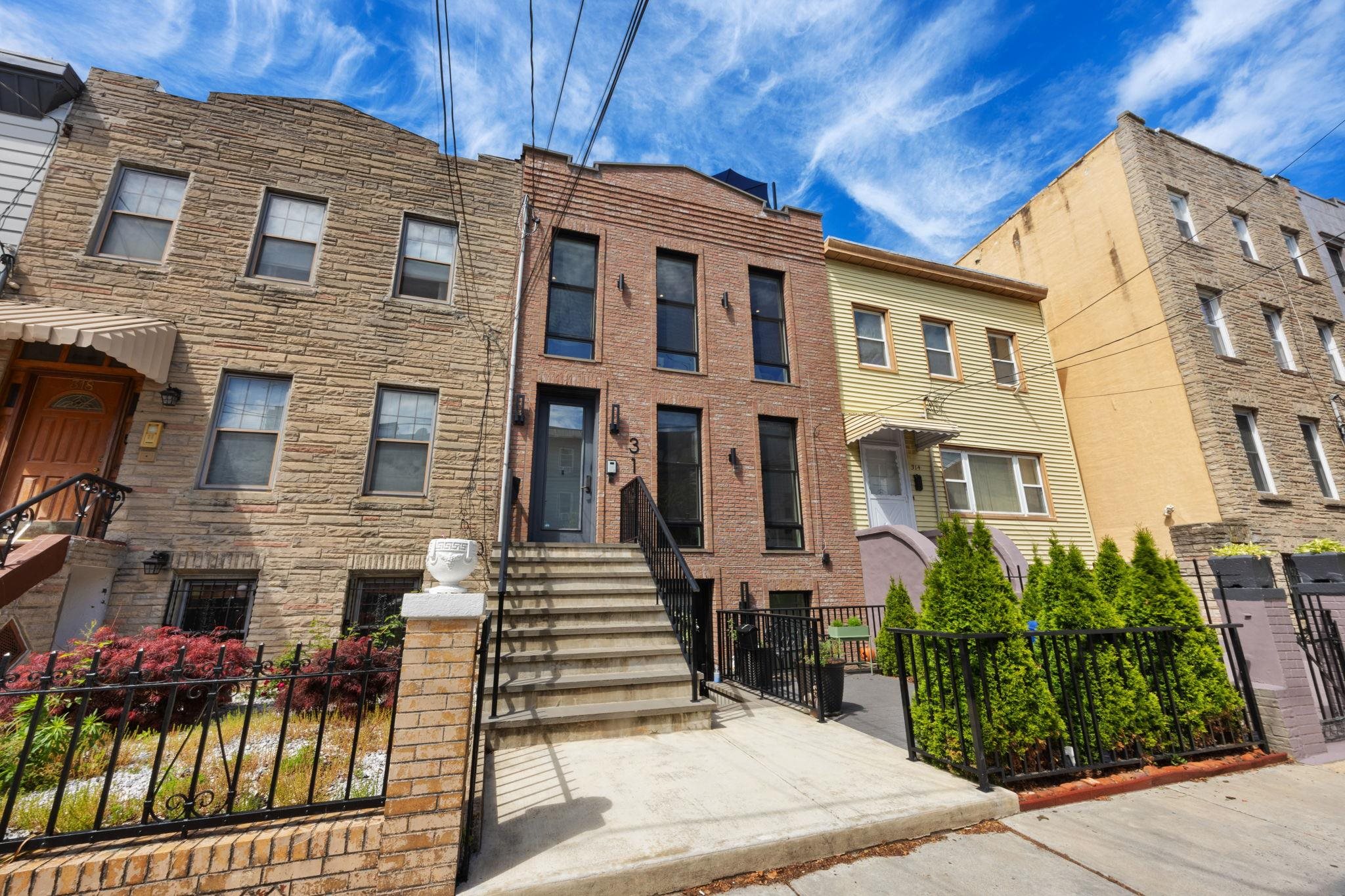 316 2ND ST Unit: 3