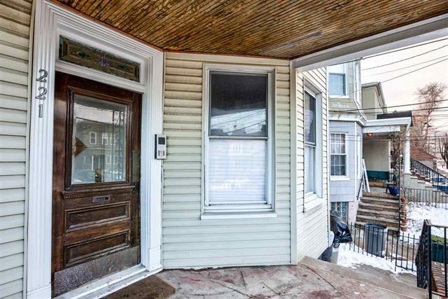 221 SHIPPEN ST Unit: 1
