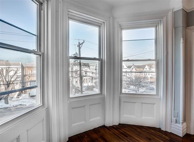 221 SHIPPEN ST Unit: 1