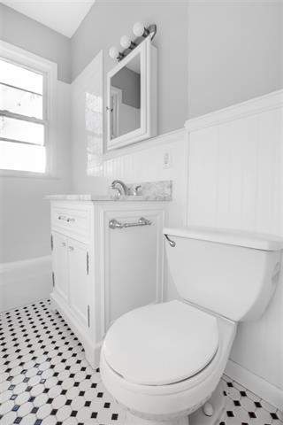 221 SHIPPEN ST Unit: 1