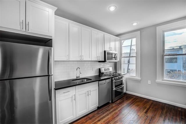 221 SHIPPEN ST Unit: 1