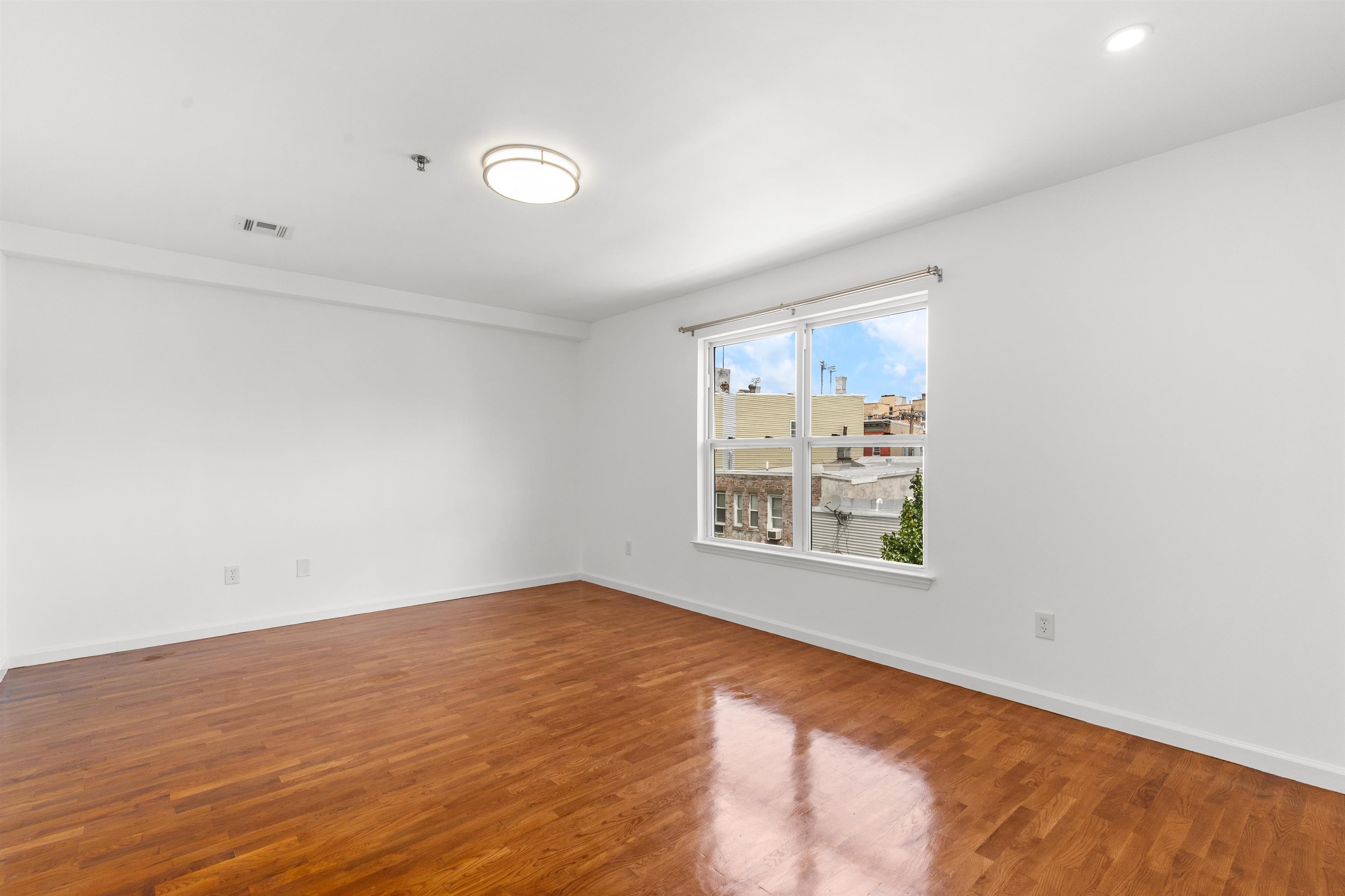 718 23RD ST Unit: 3