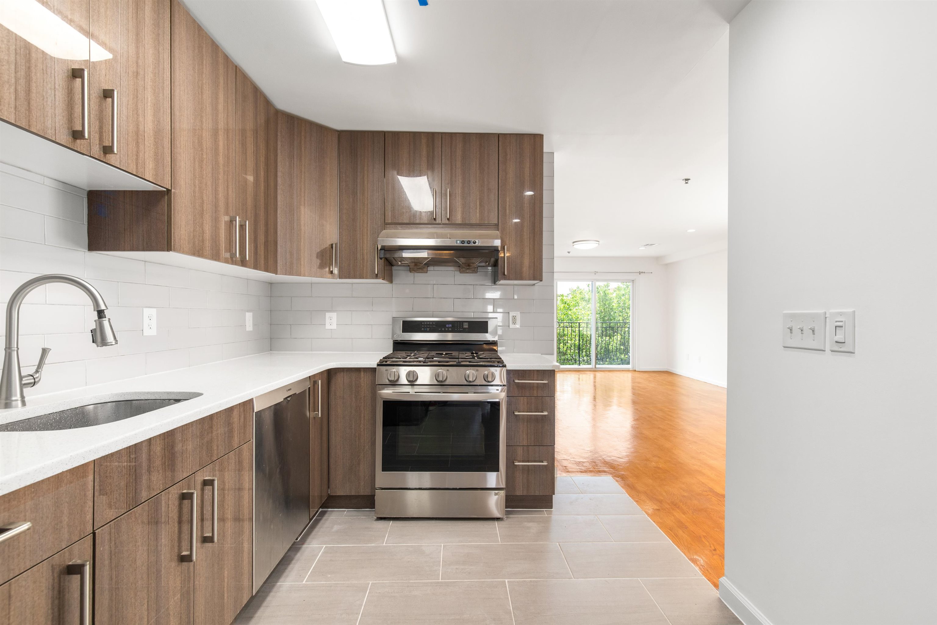 718 23RD ST Unit: 3