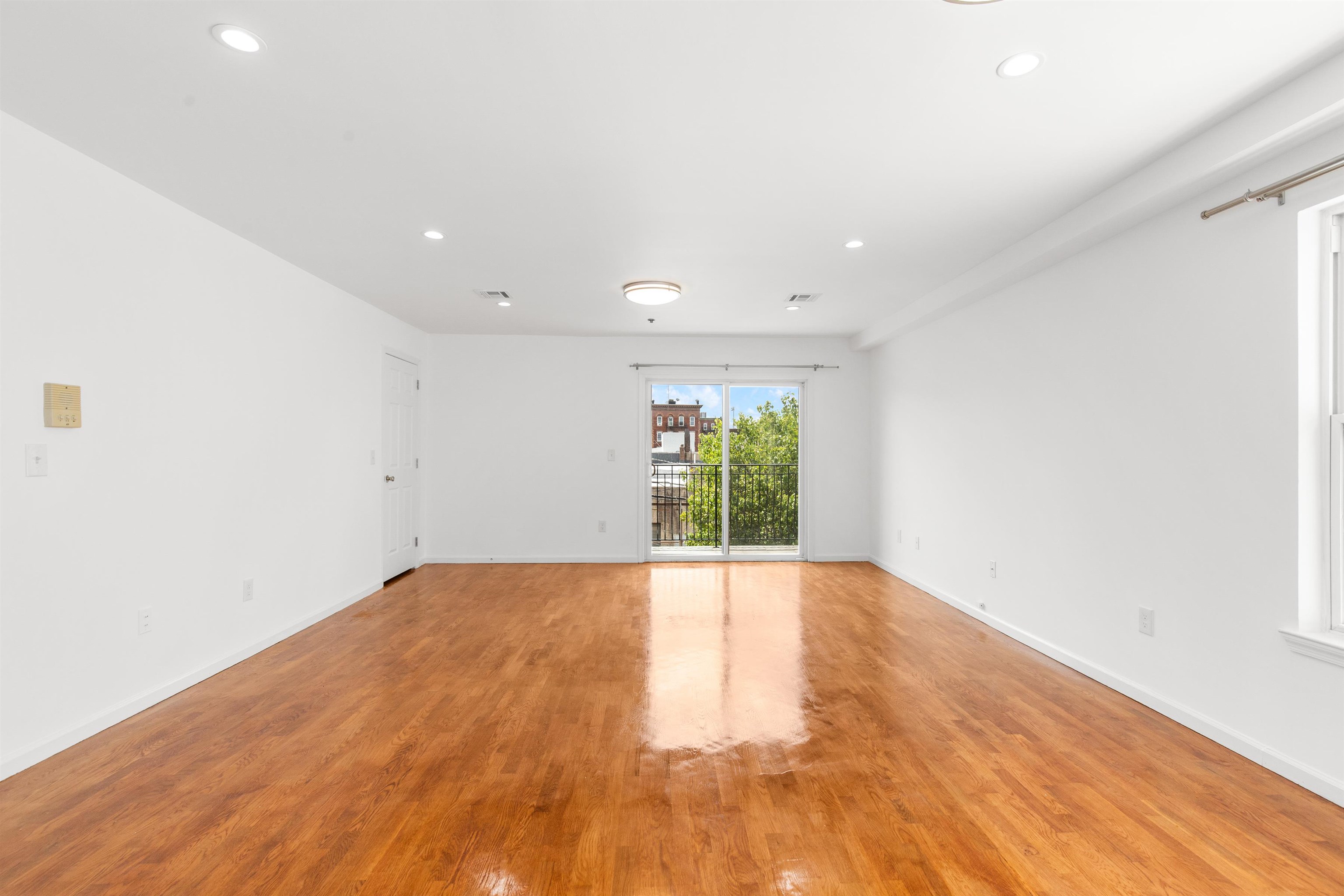 718 23RD ST Unit: 3