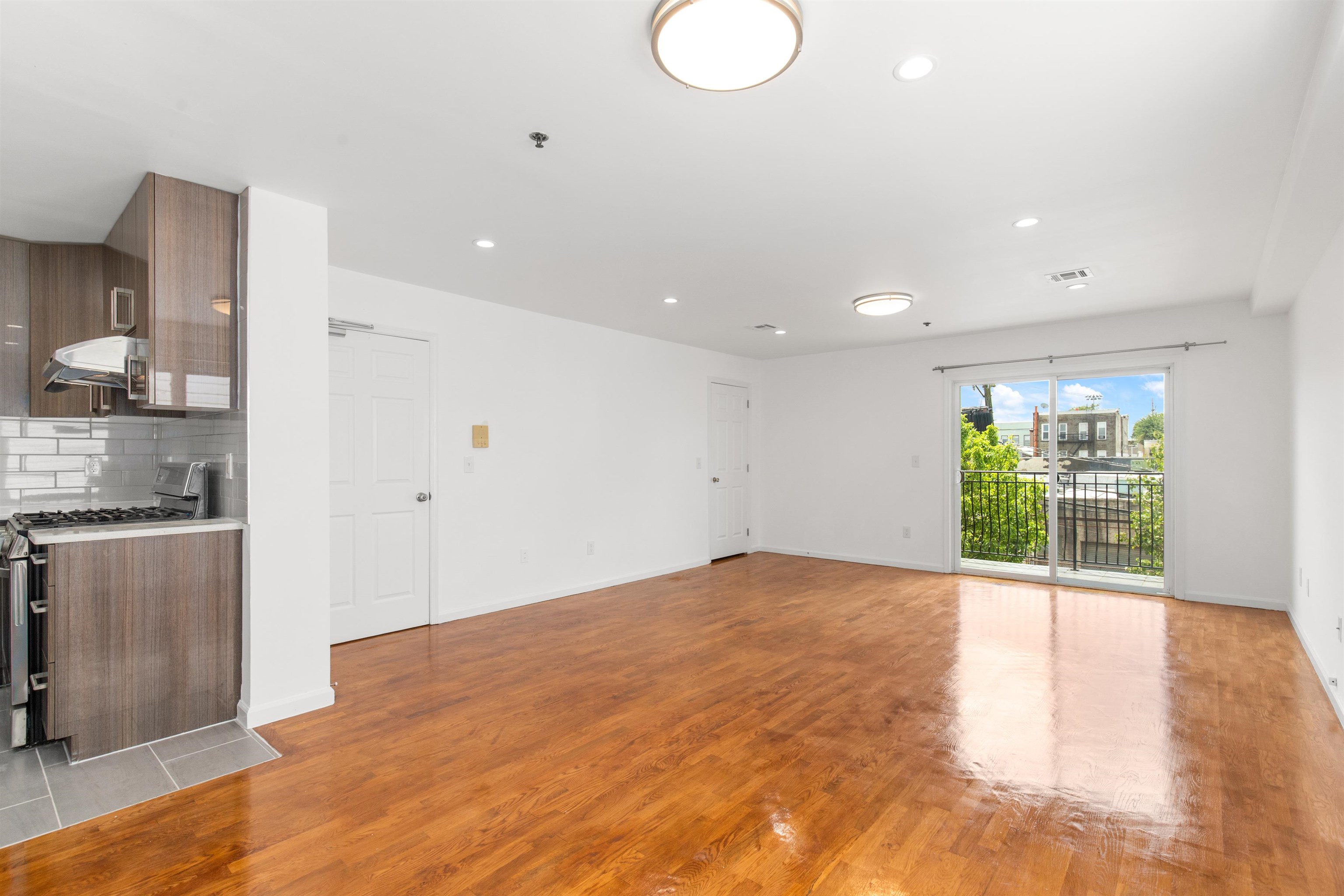 718 23RD ST Unit: 3