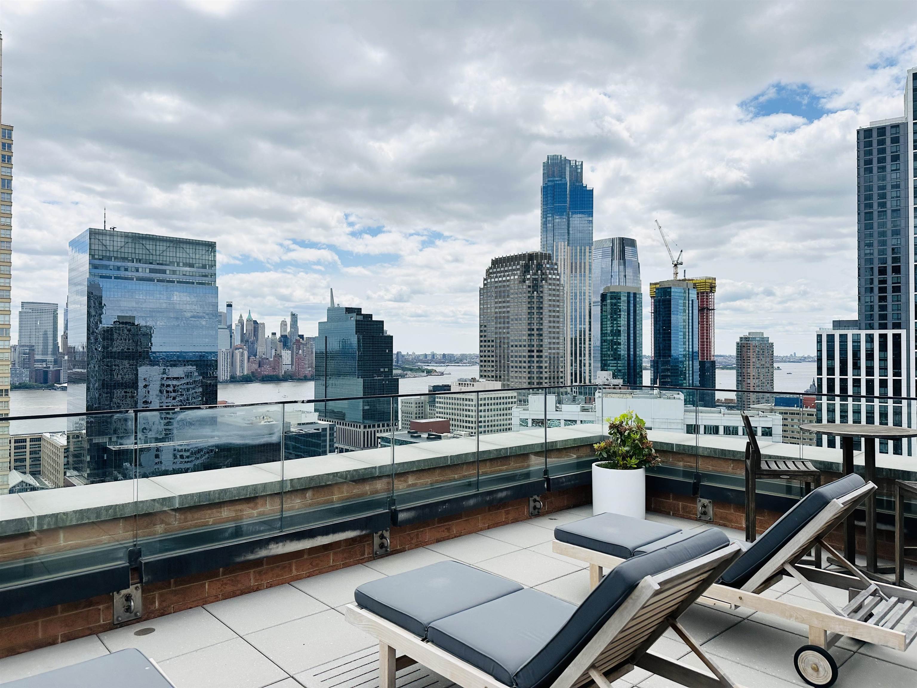 10 PROVOST ST Unit: 2507