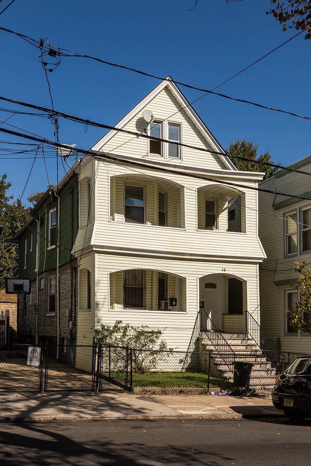 10 DWIGHT ST