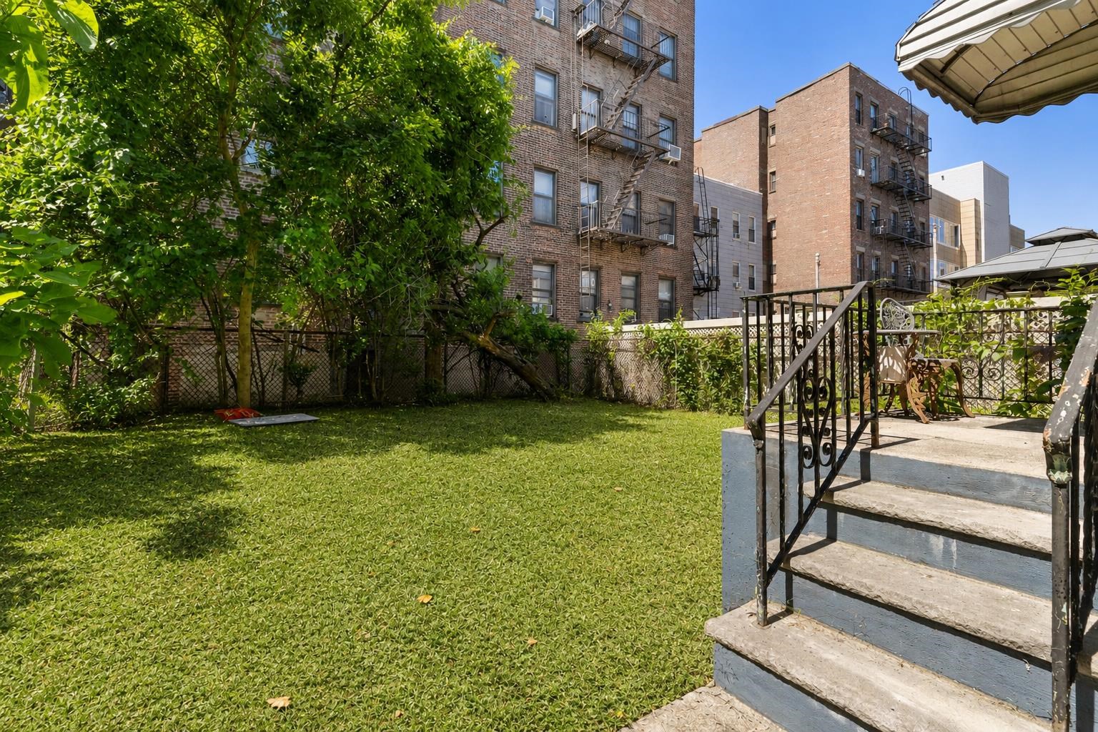 21 49TH ST Unit: 1