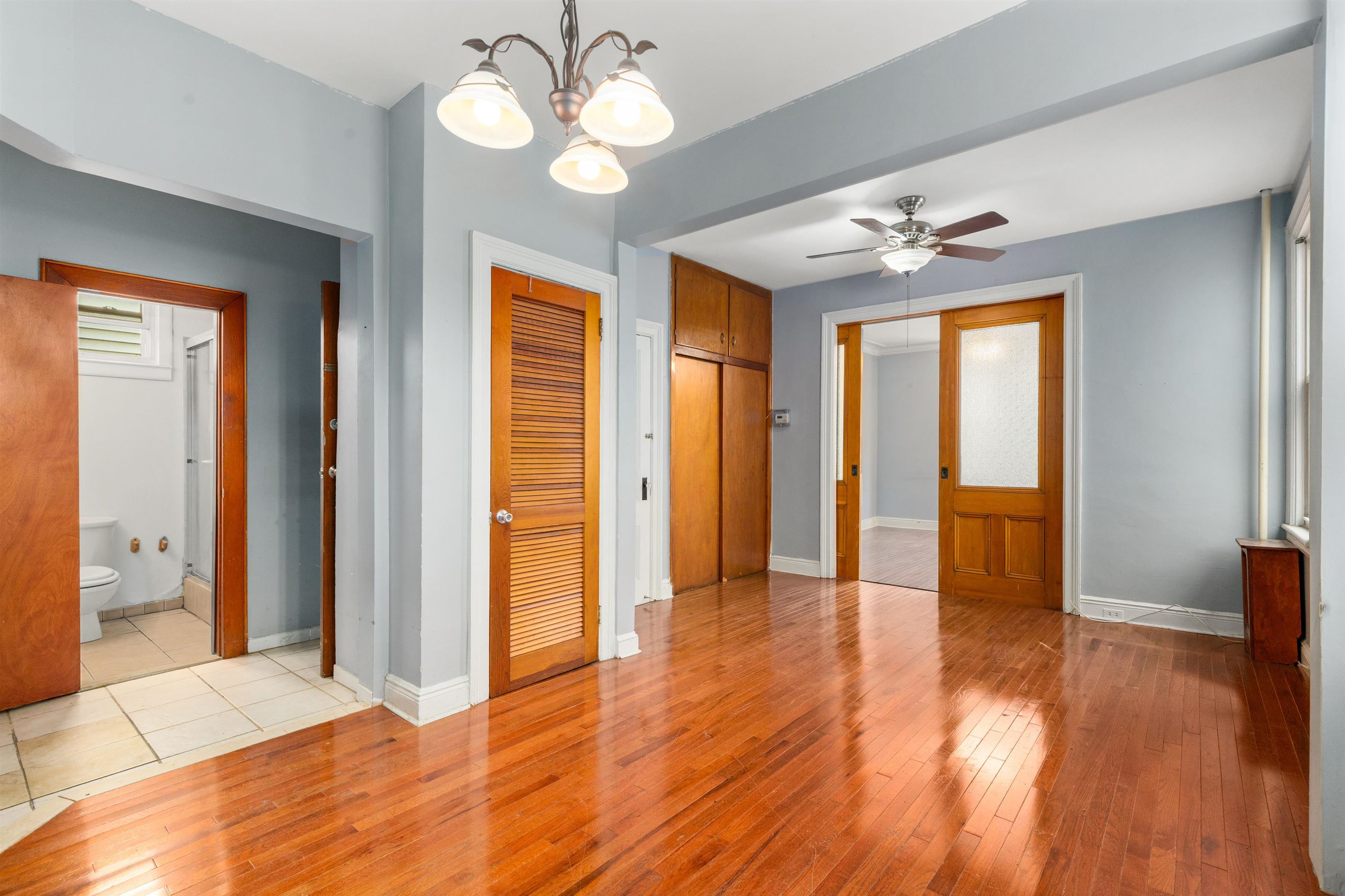 21 49TH ST Unit: 1
