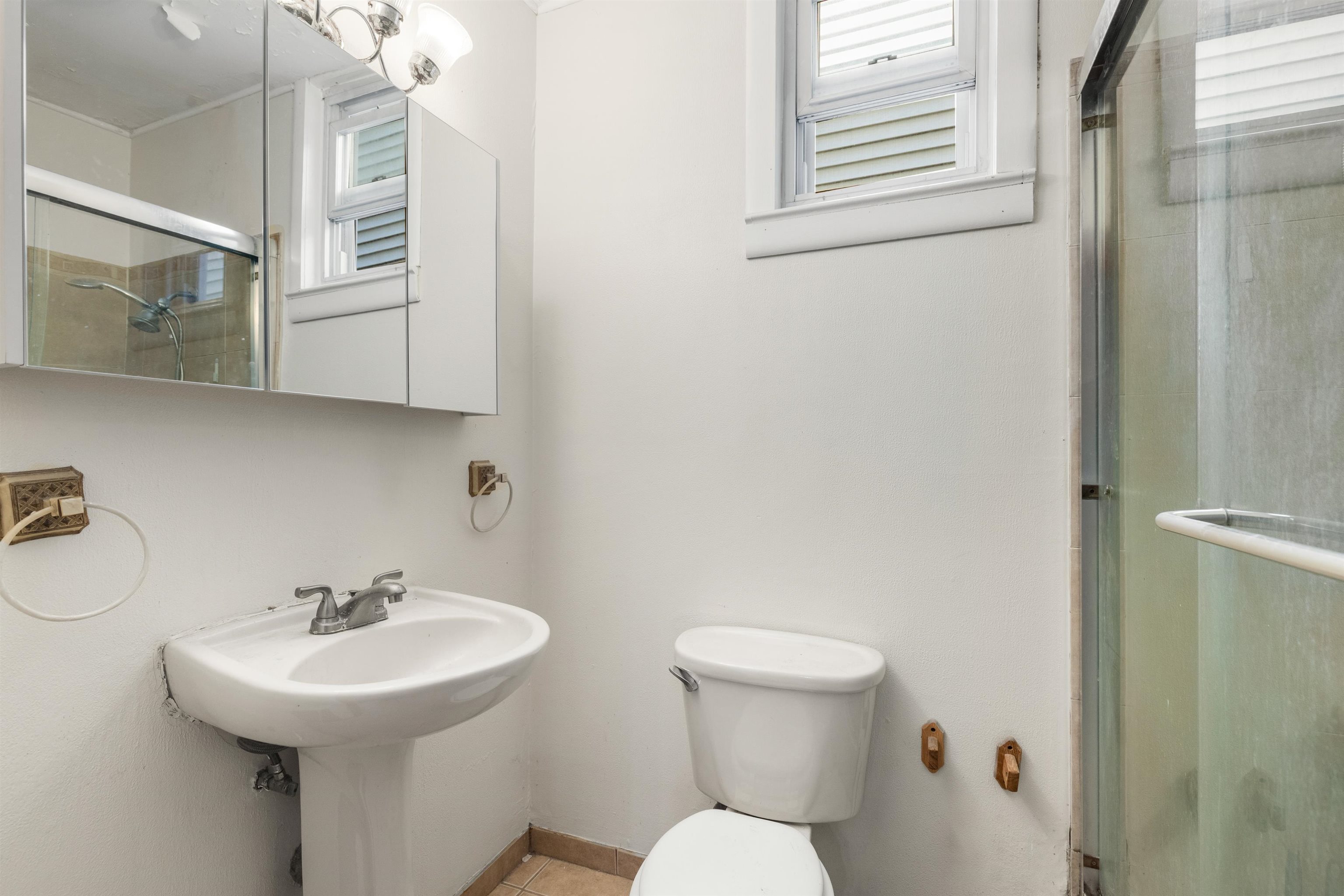 21 49TH ST Unit: 1