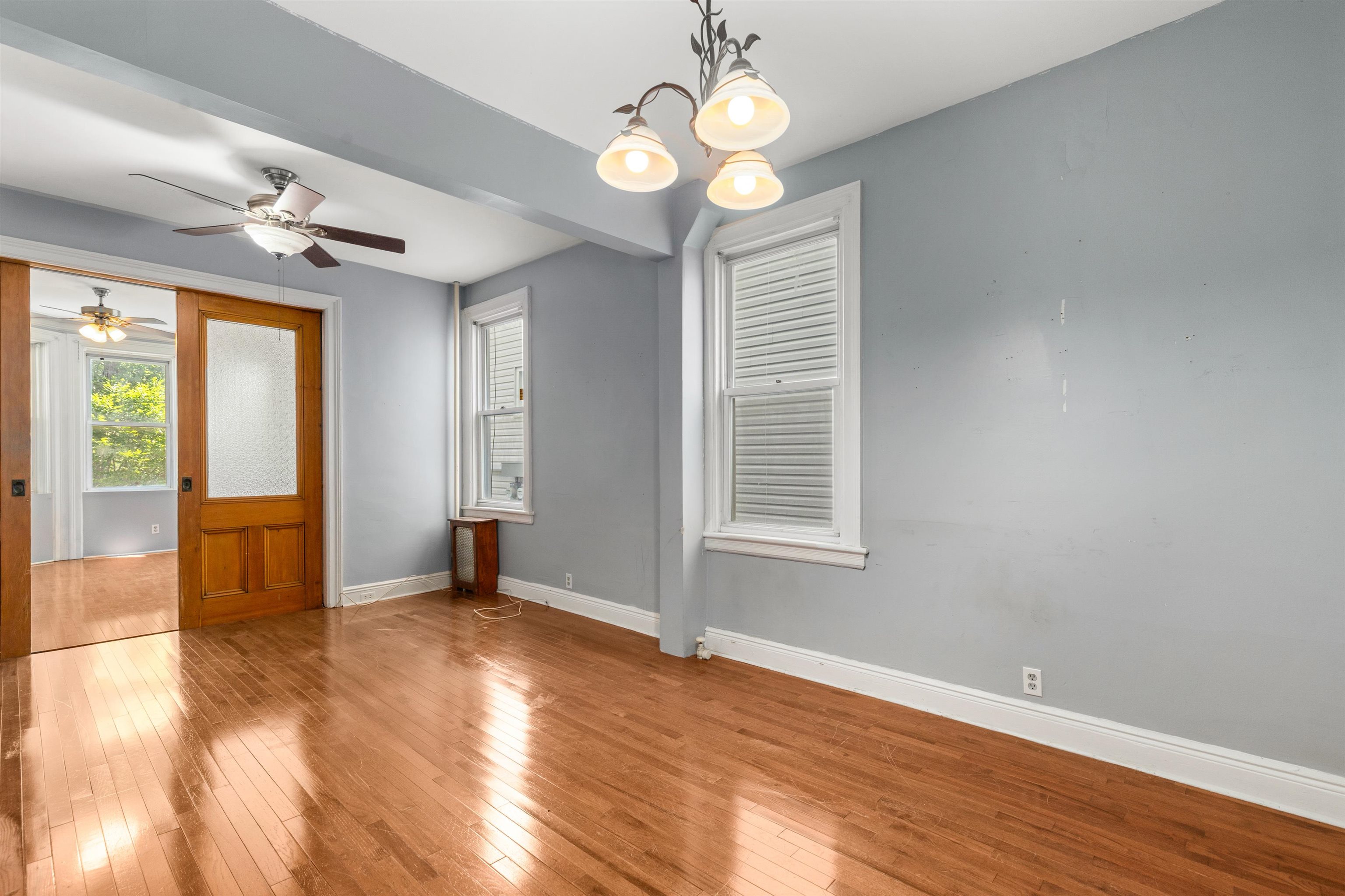 21 49TH ST Unit: 1
